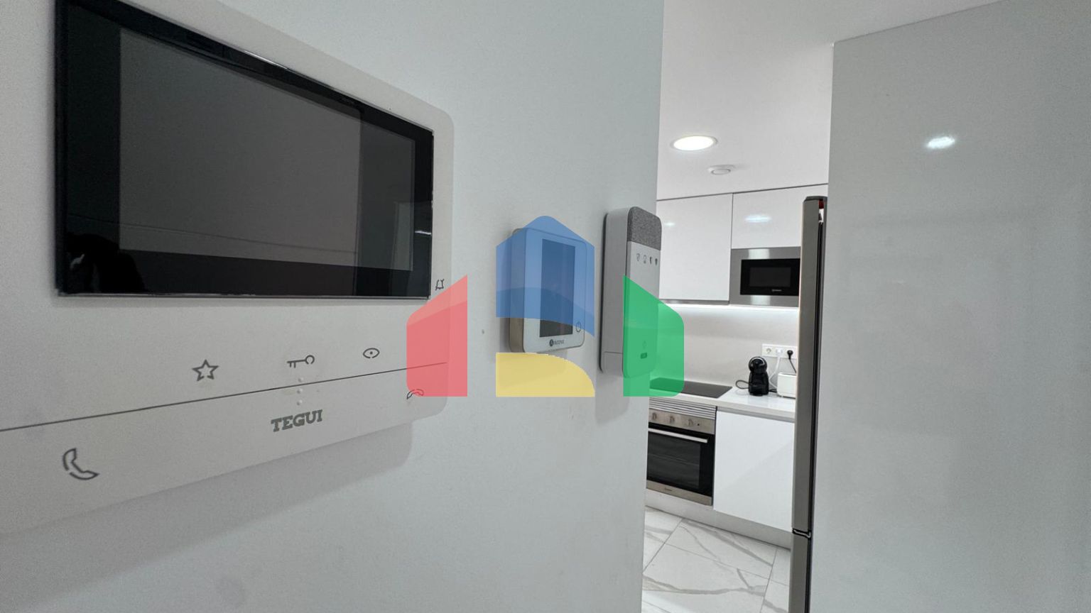 ПЕНТХАУС В КОМПЛЕКСЕ ALEGRIA XIX С ПРИВАТНЫЙ СОЛЯРИЕМ 35 М2!  2 СПАЛЬНИ. 2 ВАННЫЕ. ПЛОЩАДЪ 133М2. БАССЕЙН! ФИНСКАЯ САУНА! Ð