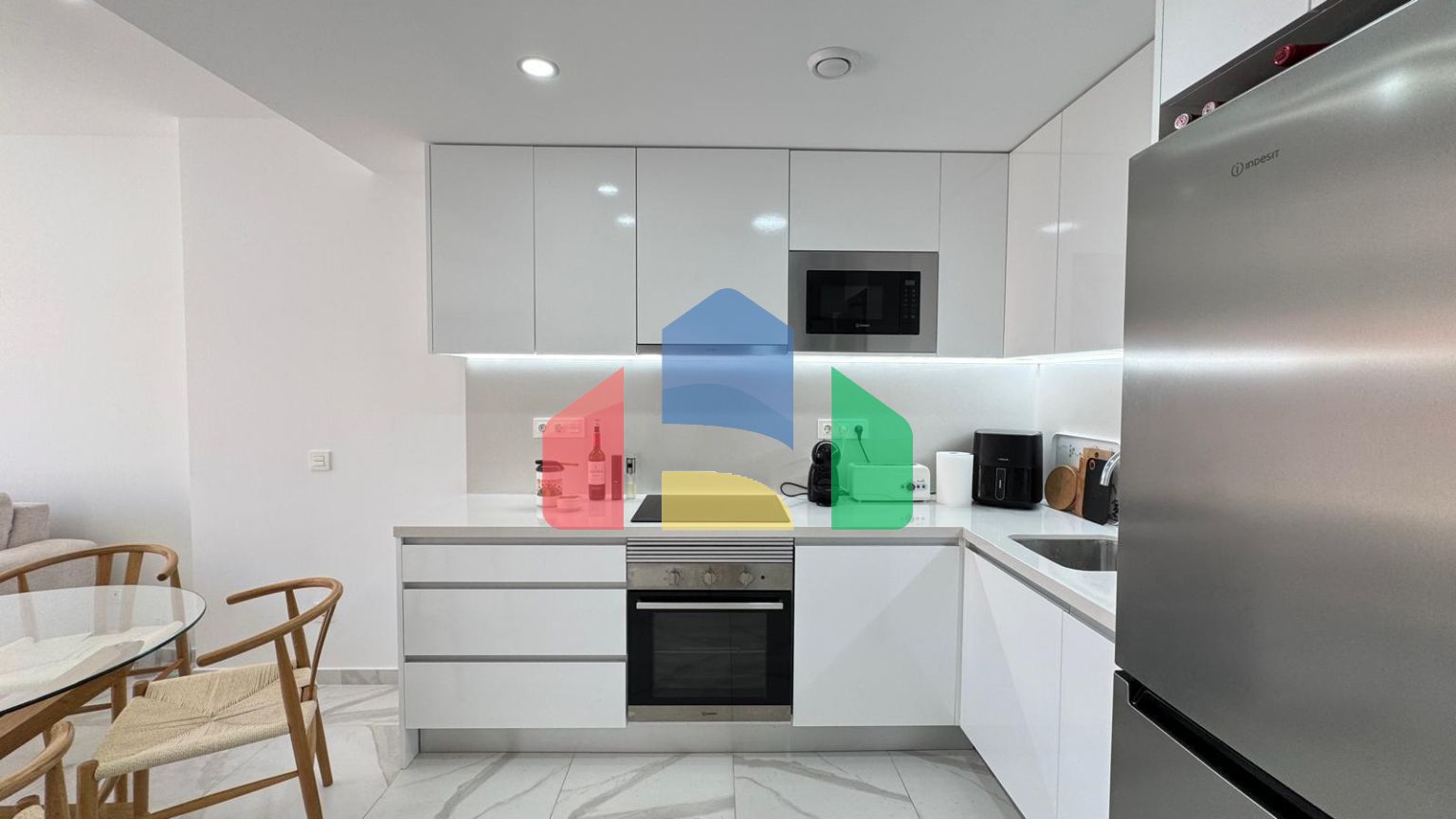 ПЕНТХАУС В КОМПЛЕКСЕ ALEGRIA XIX С ПРИВАТНЫЙ СОЛЯРИЕМ 35 М2!  2 СПАЛЬНИ. 2 ВАННЫЕ. ПЛОЩАДЪ 133М2. БАССЕЙН! ФИНСКАЯ САУНА! Ð