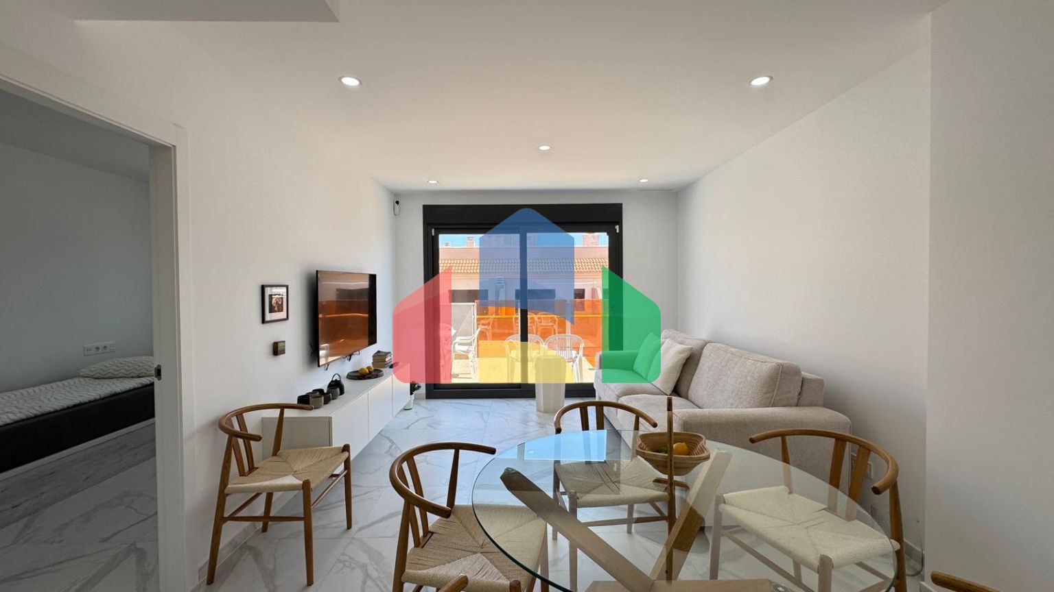 ПЕНТХАУС В КОМПЛЕКСЕ ALEGRIA XIX С ПРИВАТНЫЙ СОЛЯРИЕМ 35 М2!  2 СПАЛЬНИ. 2 ВАННЫЕ. ПЛОЩАДЪ 133М2. БАССЕЙН! ФИНСКАЯ САУНА! Ð