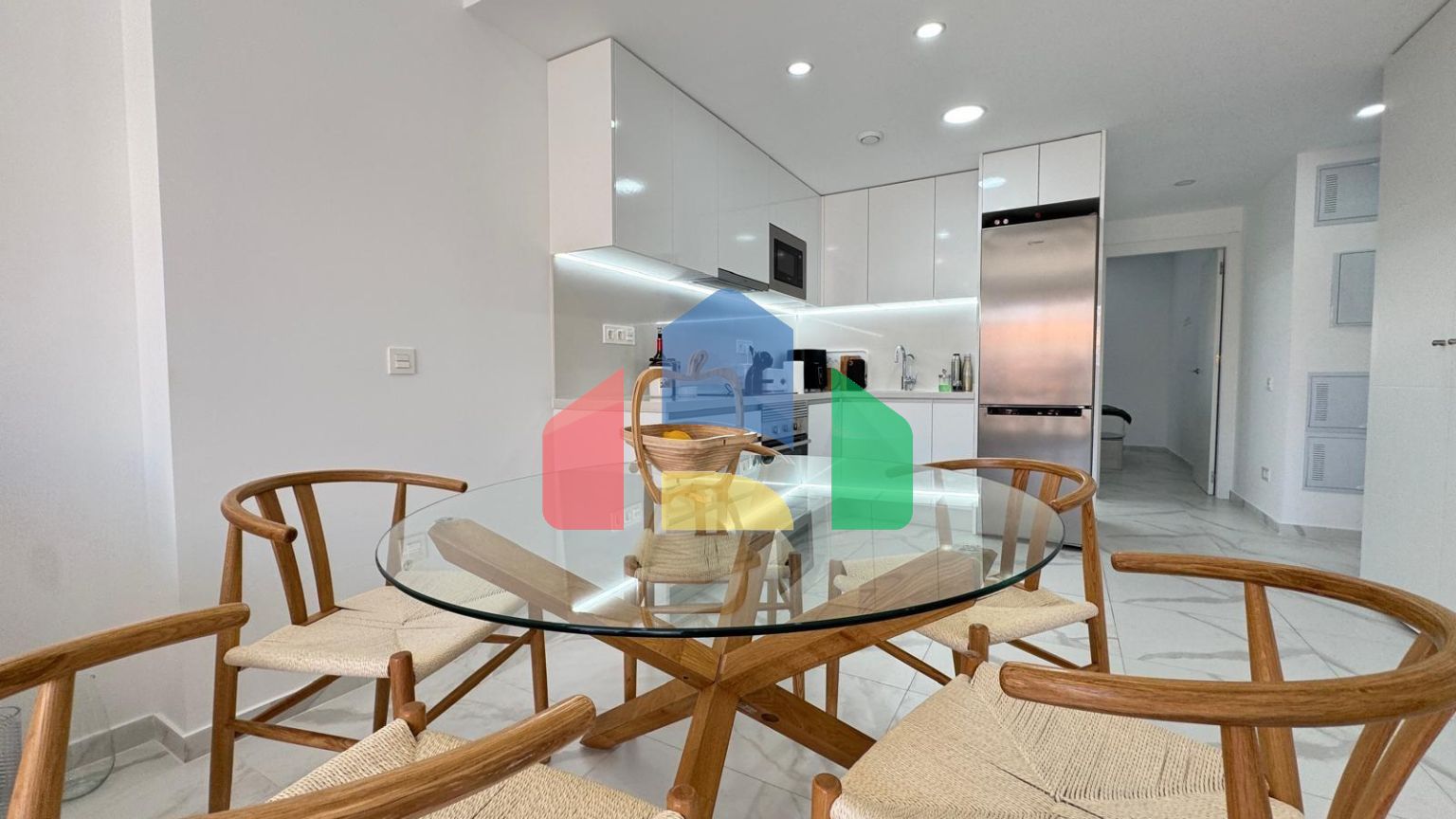 ПЕНТХАУС В КОМПЛЕКСЕ ALEGRIA XIX С ПРИВАТНЫЙ СОЛЯРИЕМ 35 М2!  2 СПАЛЬНИ. 2 ВАННЫЕ. ПЛОЩАДЪ 133М2. БАССЕЙН! ФИНСКАЯ САУНА! Ð