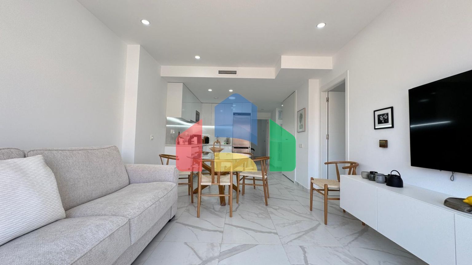 ПЕНТХАУС В КОМПЛЕКСЕ ALEGRIA XIX С ПРИВАТНЫЙ СОЛЯРИЕМ 35 М2!  2 СПАЛЬНИ. 2 ВАННЫЕ. ПЛОЩАДЪ 133М2. БАССЕЙН! ФИНСКАЯ САУНА! Ð