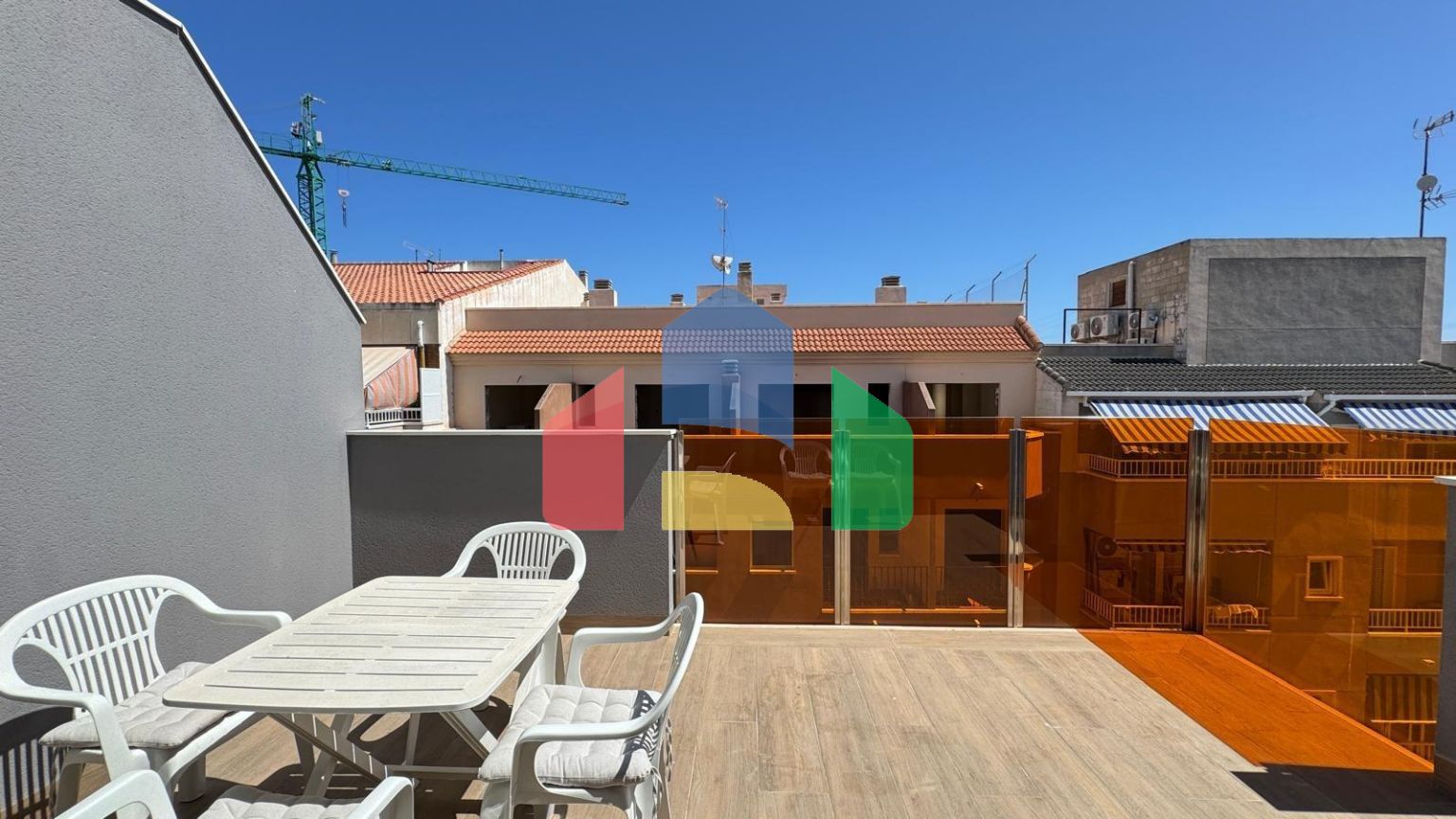 ПЕНТХАУС В КОМПЛЕКСЕ ALEGRIA XIX С ПРИВАТНЫЙ СОЛЯРИЕМ 35 М2!  2 СПАЛЬНИ. 2 ВАННЫЕ. ПЛОЩАДЪ 133М2. БАССЕЙН! ФИНСКАЯ САУНА! Ð