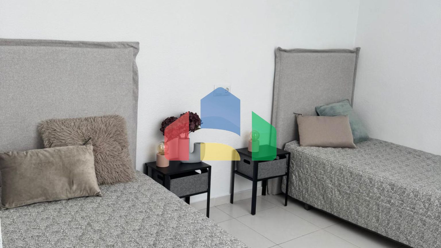 Квартира-пентхаус, с ремонтом, рядом с пляжем Дель Кура.