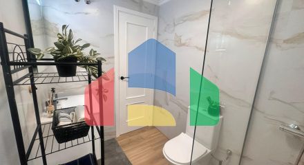 Прекрасная отремонтированная квартира, расположенная всего в 500 метрах от моря.