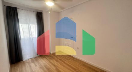 Прекрасная отремонтированная квартира, расположенная всего в 500 метрах от моря.