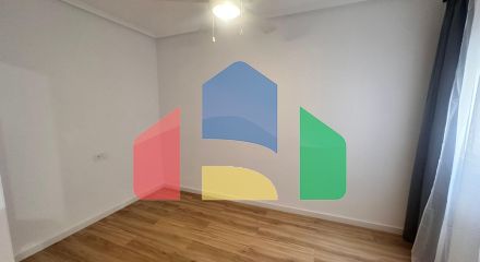 Прекрасная отремонтированная квартира, расположенная всего в 500 метрах от моря.