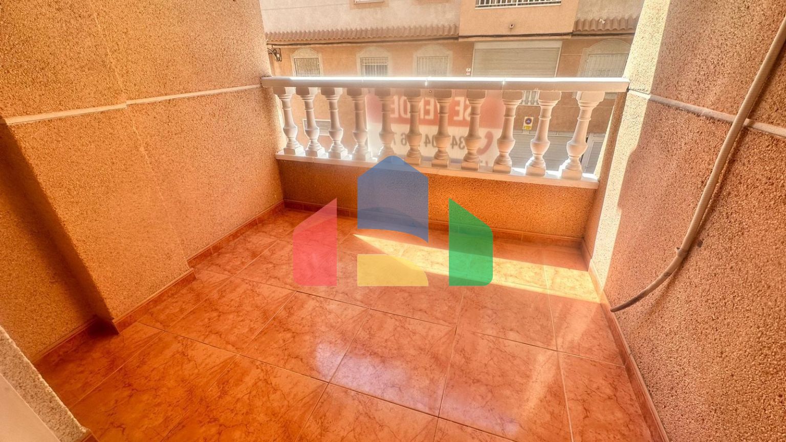 Прекрасная отремонтированная квартира, расположенная всего в 500 метрах от моря.