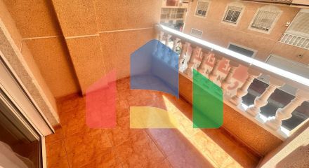 Прекрасная отремонтированная квартира, расположенная всего в 500 метрах от моря.