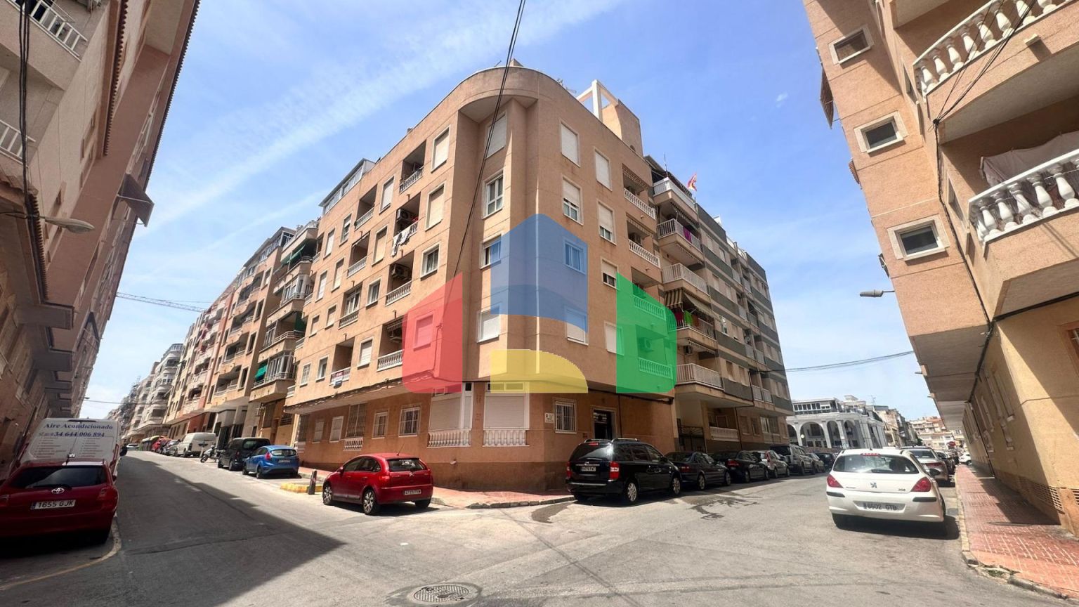 Прекрасная отремонтированная квартира, расположенная всего в 500 метрах от моря.