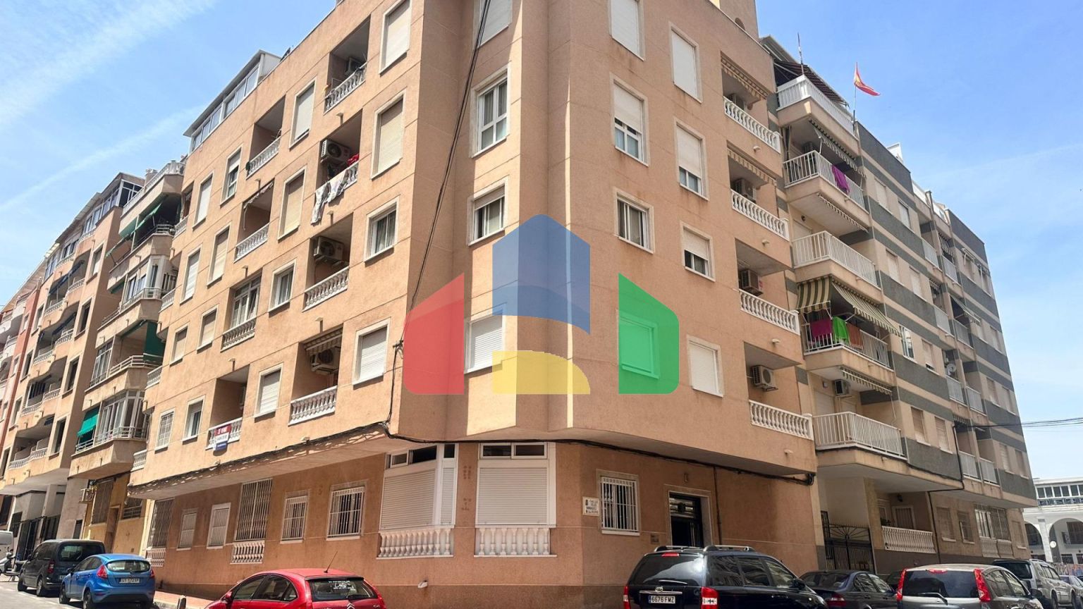 Прекрасная отремонтированная квартира, расположенная всего в 500 метрах от моря.