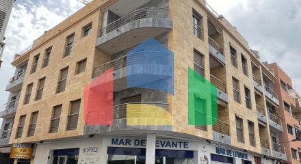Penthouse in the center, right next to Plaza de Oriente. With parking