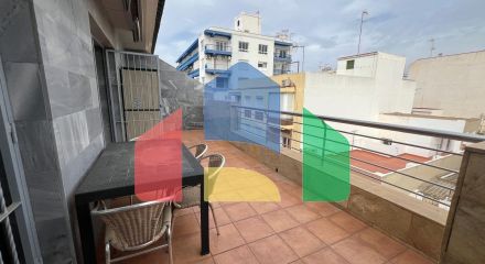 Пентхаус в центре, прямо возле Plaza de Oriente. С парковкой