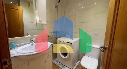 Пентхаус в центре, прямо возле Plaza de Oriente. С парковкой