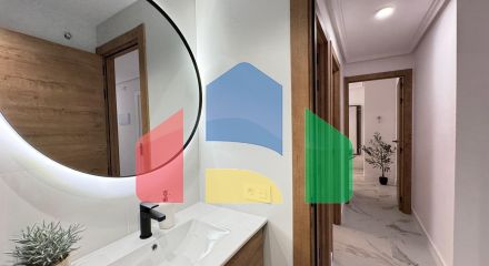 ШИКАРНАЯ КВАРТИРА ПОСЛЕ КАП. РЕМОНТА В 50 МЕТРАХ ОТ ПЛЯЖА. 4 СПАЛЬНИ. 2 ВАННЫЕ КОМНАТЫ. ПЛОЩАДЪ 105 М2.