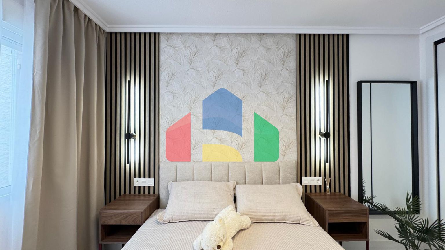 ШИКАРНАЯ КВАРТИРА ПОСЛЕ КАП. РЕМОНТА В 50 МЕТРАХ ОТ ПЛЯЖА. 4 СПАЛЬНИ. 2 ВАННЫЕ КОМНАТЫ. ПЛОЩАДЪ 105 М2.