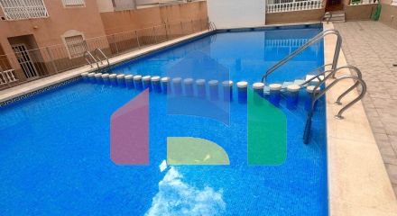 Квартира с бассейном и новым ремонтом: 2 спальни, 500 м. с пляжа Квартира с бассейном и новым ремонтом: 2 спальни, 500 м. с пляжа