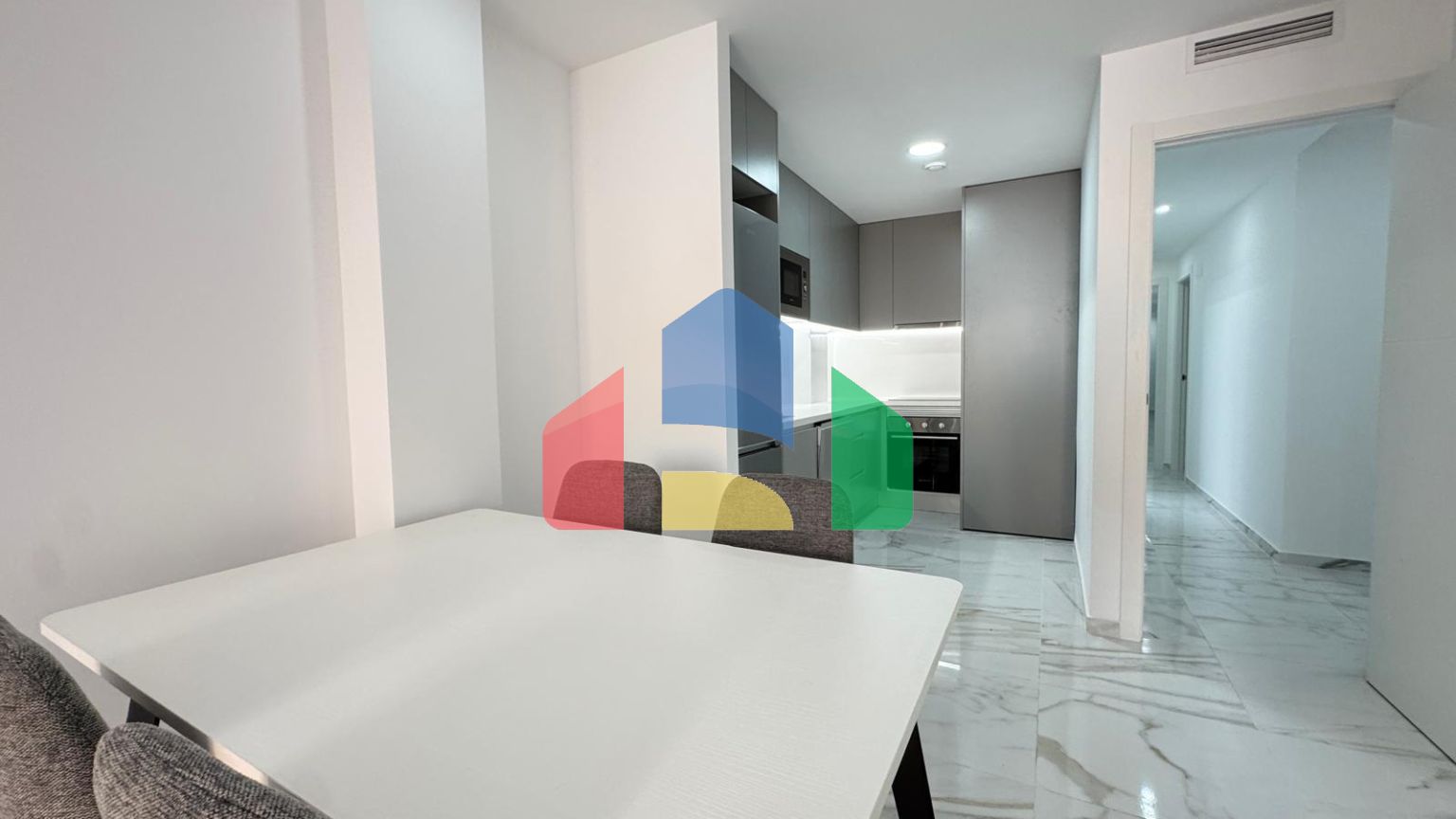 НОВЫЕ АПАРТАМЕНТЫ В КОМПЛЕКСЕ «АЛЕГРИЯ 22» 2 СПАЛЬНИ. 2 ВАННЫЕ КОМНАТЫ. ГАРАЖ. ЗОНА БАРБЕКЮ.