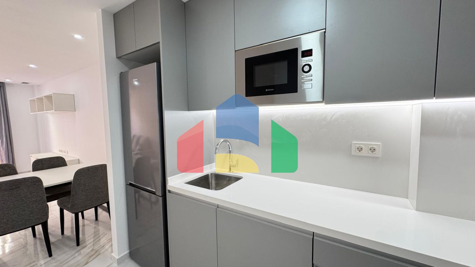 НОВЫЕ АПАРТАМЕНТЫ В КОМПЛЕКСЕ «АЛЕГРИЯ 22» 2 СПАЛЬНИ. 2 ВАННЫЕ КОМНАТЫ. ГАРАЖ. ЗОНА БАРБЕКЮ.