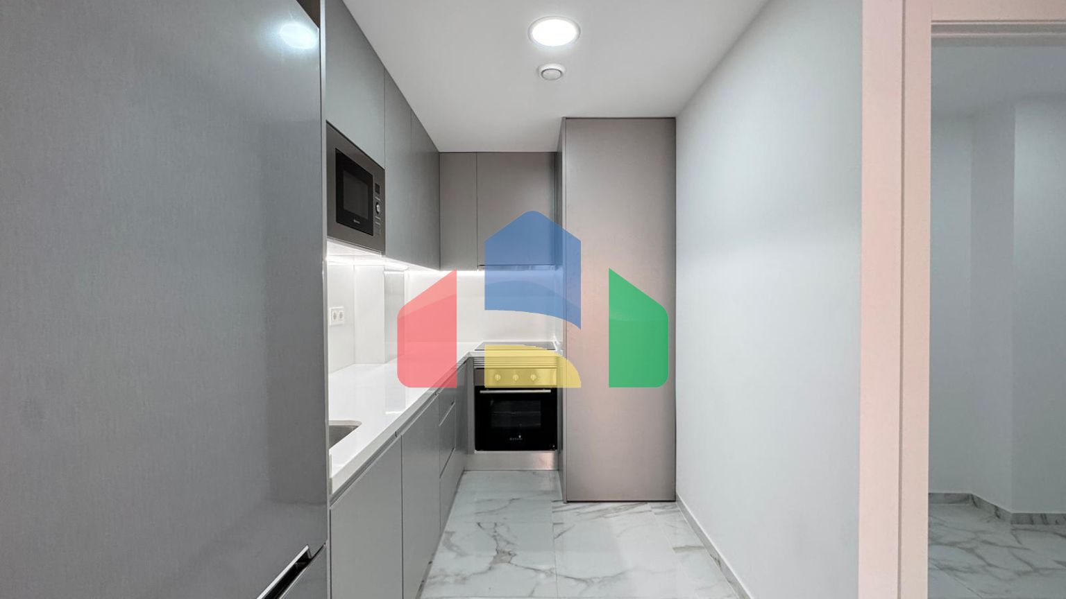 НОВЫЕ АПАРТАМЕНТЫ В КОМПЛЕКСЕ «АЛЕГРИЯ 22» 2 СПАЛЬНИ. 2 ВАННЫЕ КОМНАТЫ. ГАРАЖ. ЗОНА БАРБЕКЮ.