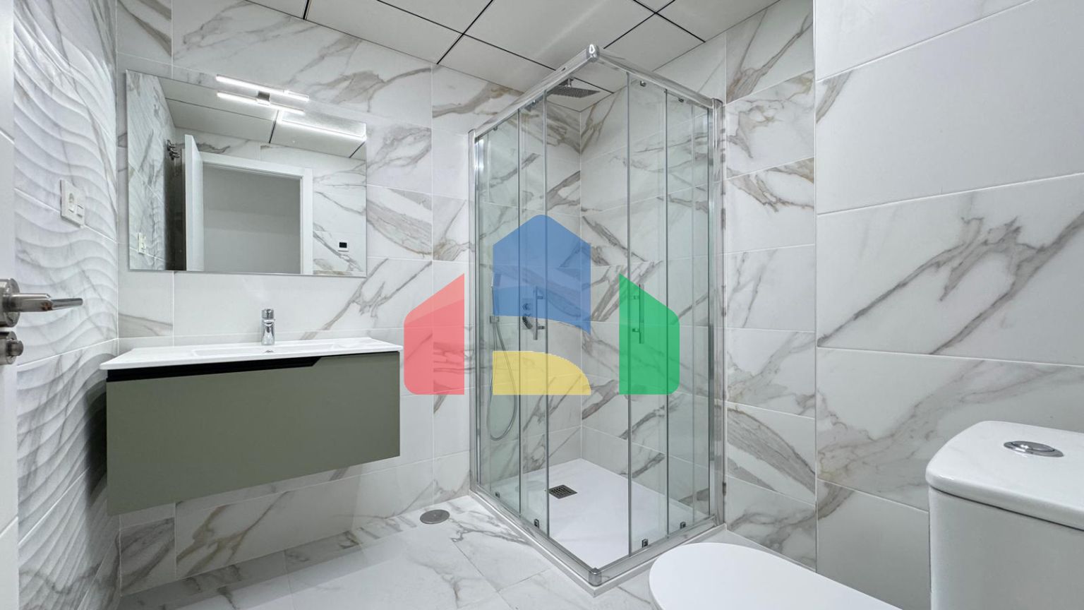 НОВЫЕ АПАРТАМЕНТЫ В КОМПЛЕКСЕ «АЛЕГРИЯ 22» 2 СПАЛЬНИ. 2 ВАННЫЕ КОМНАТЫ. ГАРАЖ. ЗОНА БАРБЕКЮ.