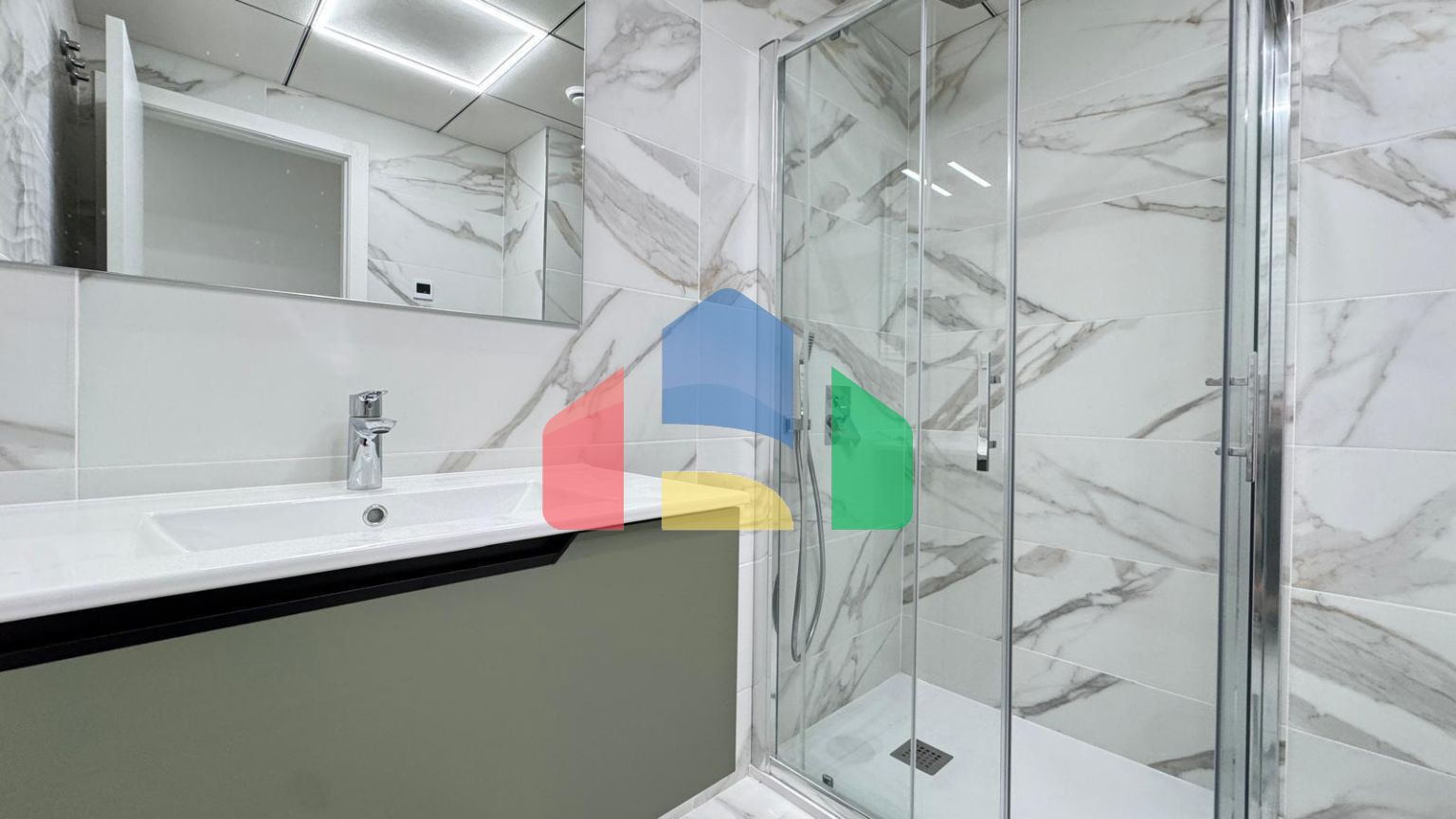 НОВЫЕ АПАРТАМЕНТЫ В КОМПЛЕКСЕ «АЛЕГРИЯ 22» 2 СПАЛЬНИ. 2 ВАННЫЕ КОМНАТЫ. ГАРАЖ. ЗОНА БАРБЕКЮ.