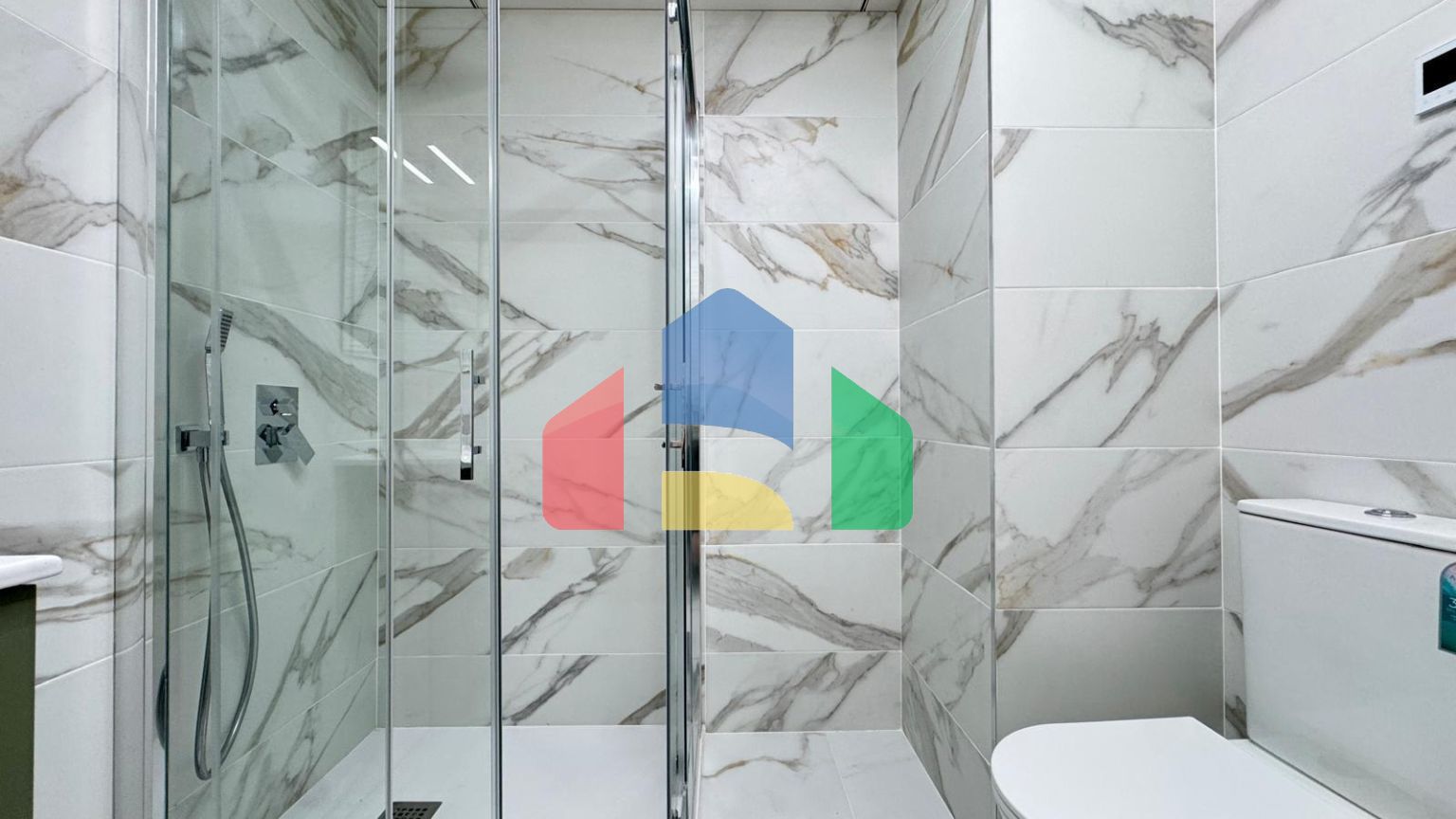 НОВЫЕ АПАРТАМЕНТЫ В КОМПЛЕКСЕ «АЛЕГРИЯ 22» 2 СПАЛЬНИ. 2 ВАННЫЕ КОМНАТЫ. ГАРАЖ. ЗОНА БАРБЕКЮ.