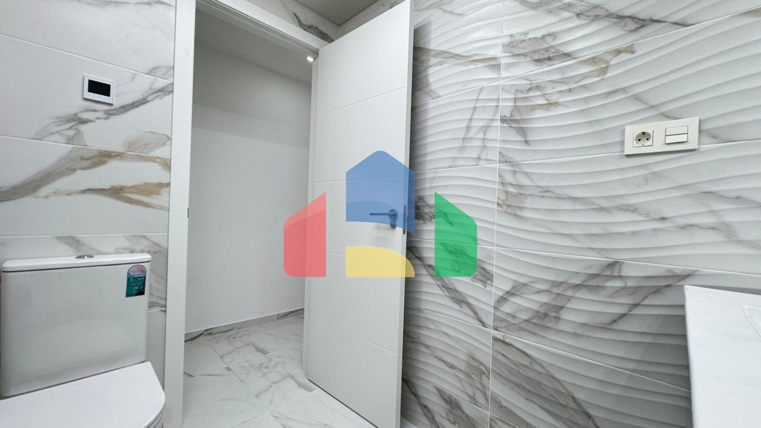 НОВЫЕ АПАРТАМЕНТЫ В КОМПЛЕКСЕ «АЛЕГРИЯ 22» 2 СПАЛЬНИ. 2 ВАННЫЕ КОМНАТЫ. ГАРАЖ. ЗОНА БАРБЕКЮ.