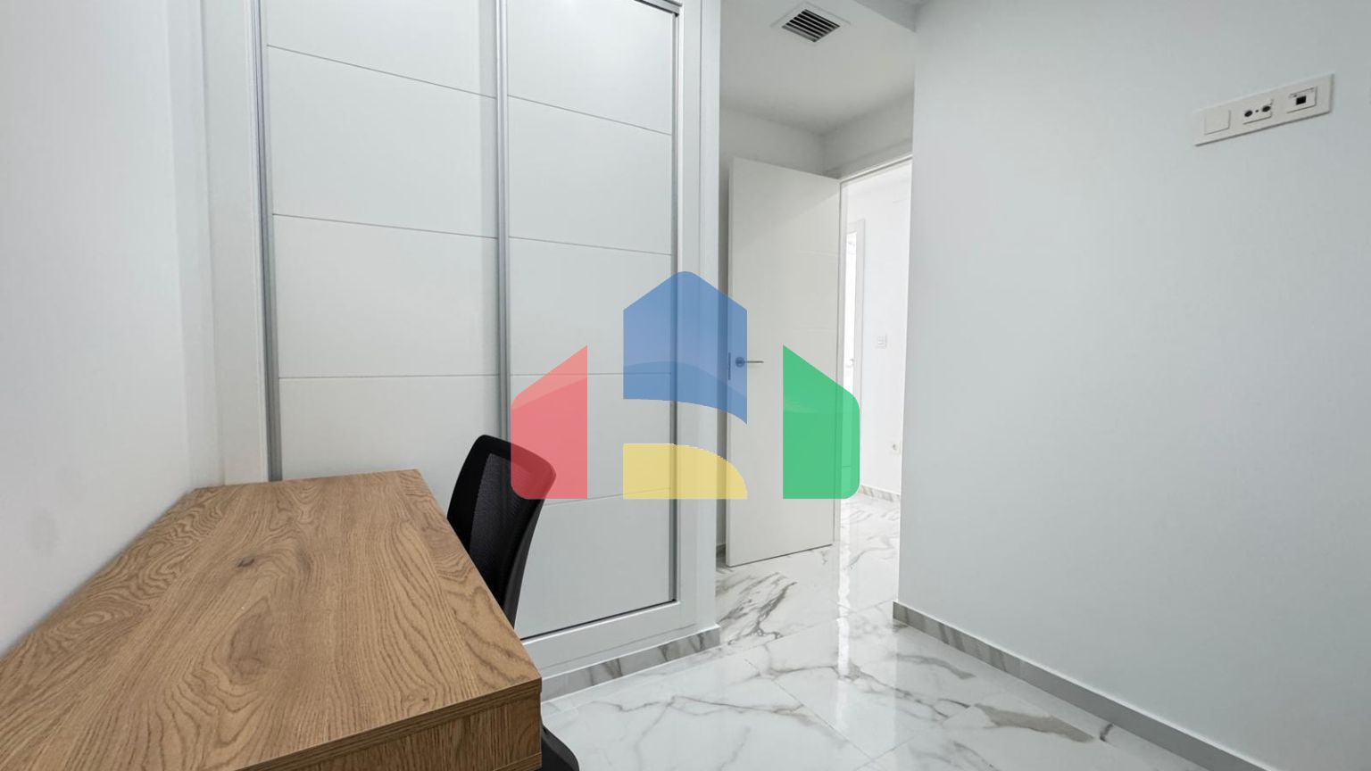 НОВЫЕ АПАРТАМЕНТЫ В КОМПЛЕКСЕ «АЛЕГРИЯ 22» 2 СПАЛЬНИ. 2 ВАННЫЕ КОМНАТЫ. ГАРАЖ. ЗОНА БАРБЕКЮ.