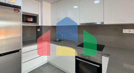 Квартира в доме 2025 года – всего в 200 метрах от пляжа Дель Кура, в стоимость включены гараж и клад