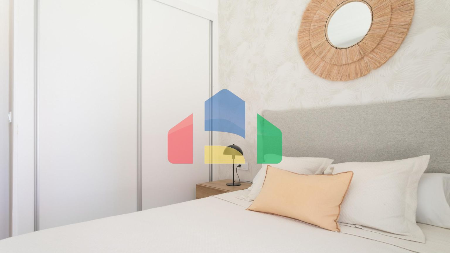 НОВАЯ ЗАКРЫТАЯ УРБАНИЗАЦИЯ В ТОРРЕВЬЕХЕ ВСЕГО В 700 М ОТ ПЛЯЖА