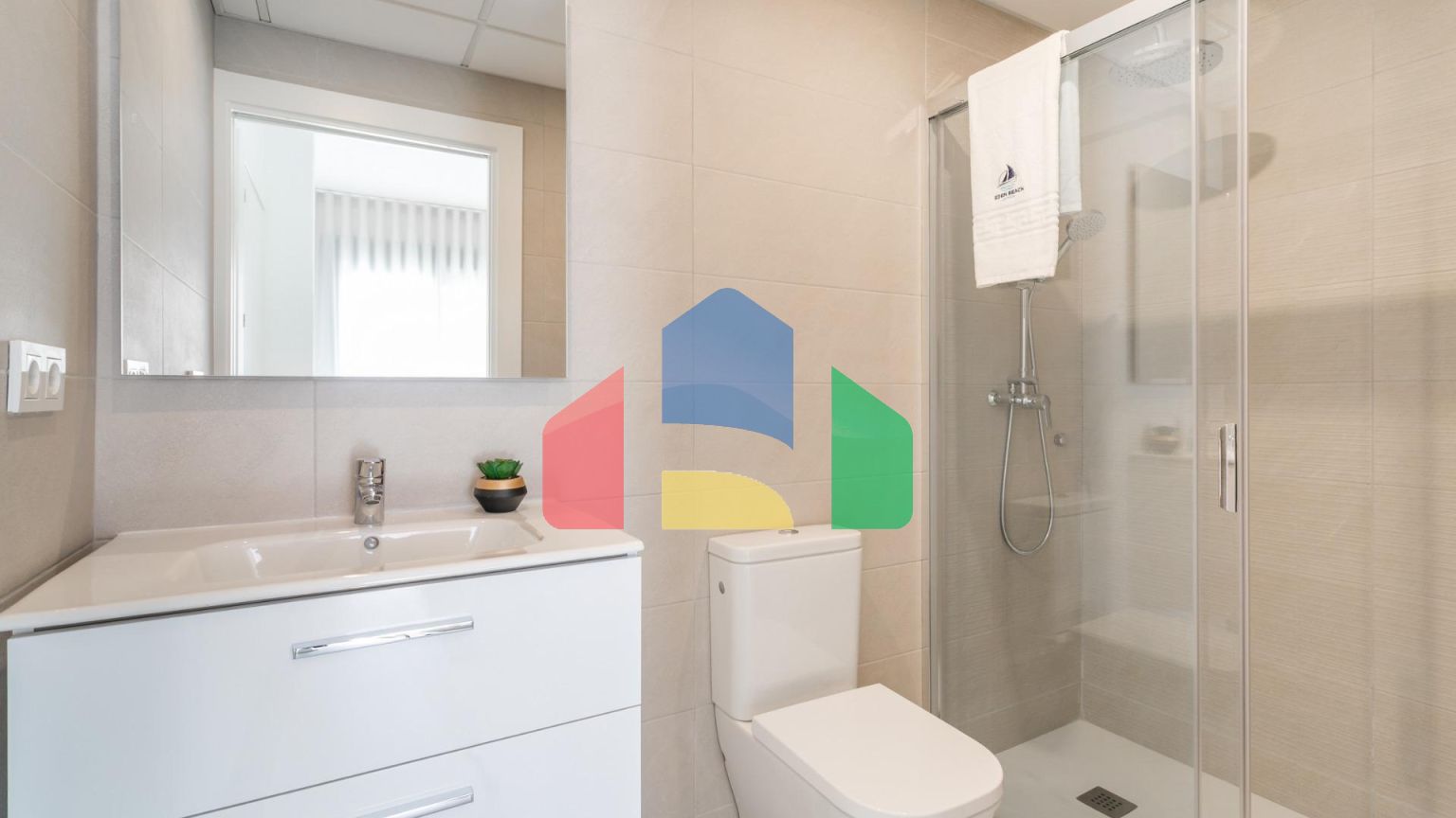 НОВАЯ ЗАКРЫТАЯ УРБАНИЗАЦИЯ В ТОРРЕВЬЕХЕ ВСЕГО В 700 М ОТ ПЛЯЖА