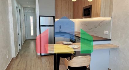APARTAMENTO DE LUJO . EN PRIMERA LINEA CON VISTAS AL MAR