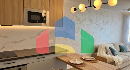 APARTAMENTO DE LUJO . EN PRIMERA LINEA CON VISTAS AL MAR