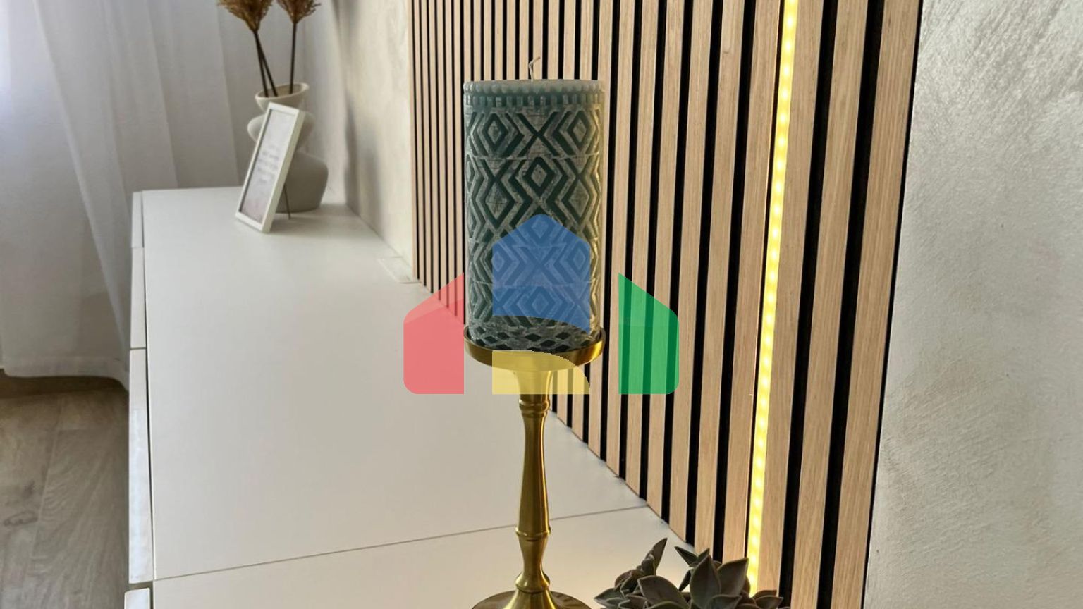 APARTAMENTO DE LUJO . EN PRIMERA LINEA CON VISTAS AL MAR