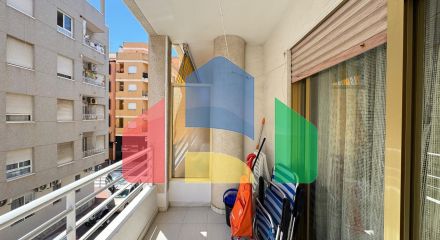 ПРОСТОРНЫЕ АПАРТАМЕНТЫ 99 М2 В 350 МЕТРАХ ОТ ПЛЯЖА. 2 СПАЛЬНИ. 1 ВАННАЯ КОМНАТА.