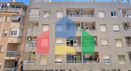 ПРОСТОРНЫЕ АПАРТАМЕНТЫ 99 М2 В 350 МЕТРАХ ОТ ПЛЯЖА. 2 СПАЛЬНИ. 1 ВАННАЯ КОМНАТА.