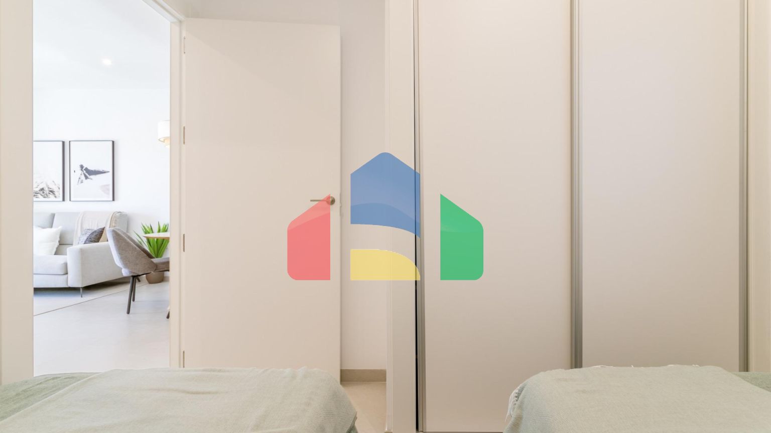 НОВАЯ ЗАКРЫТАЯ УРБАНИЗАЦИЯ В ТОРРЕВЬЕХЕ ВСЕГО В 700 М ОТ ПЛЯЖА