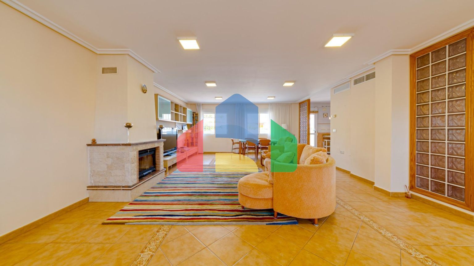 Большой угловой двухквартирный дом с видом на море, район Лос-Альтос