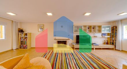 Большой угловой двухквартирный дом с видом на море, район Лос-Альтос