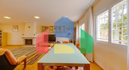 Большой угловой двухквартирный дом с видом на море, район Лос-Альтос