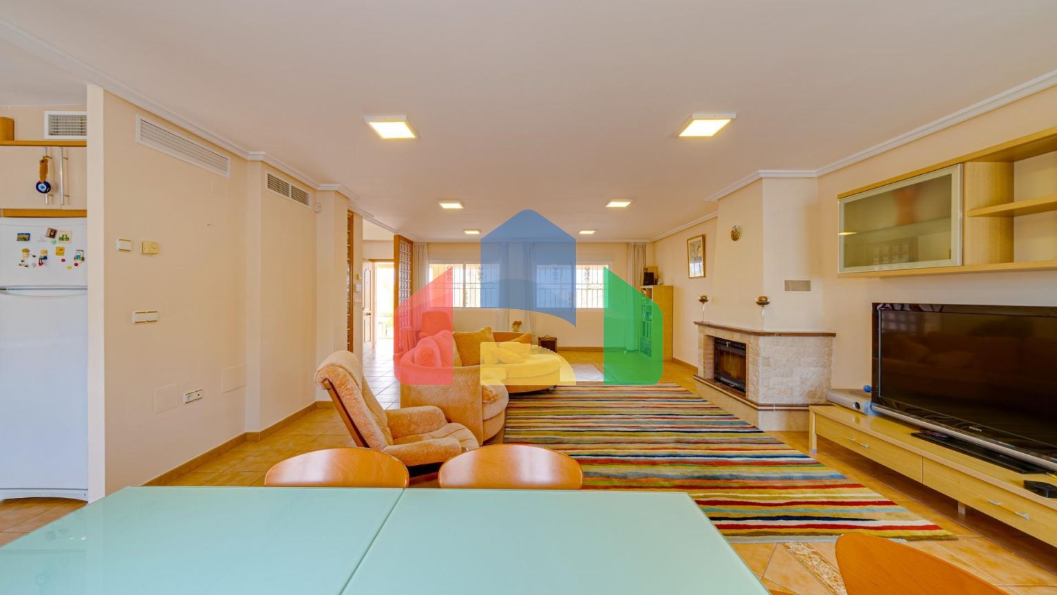 Большой угловой двухквартирный дом с видом на море, район Лос-Альтос