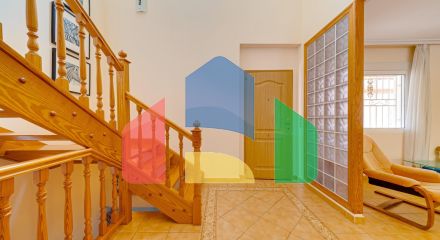 Большой угловой двухквартирный дом с видом на море, район Лос-Альтос