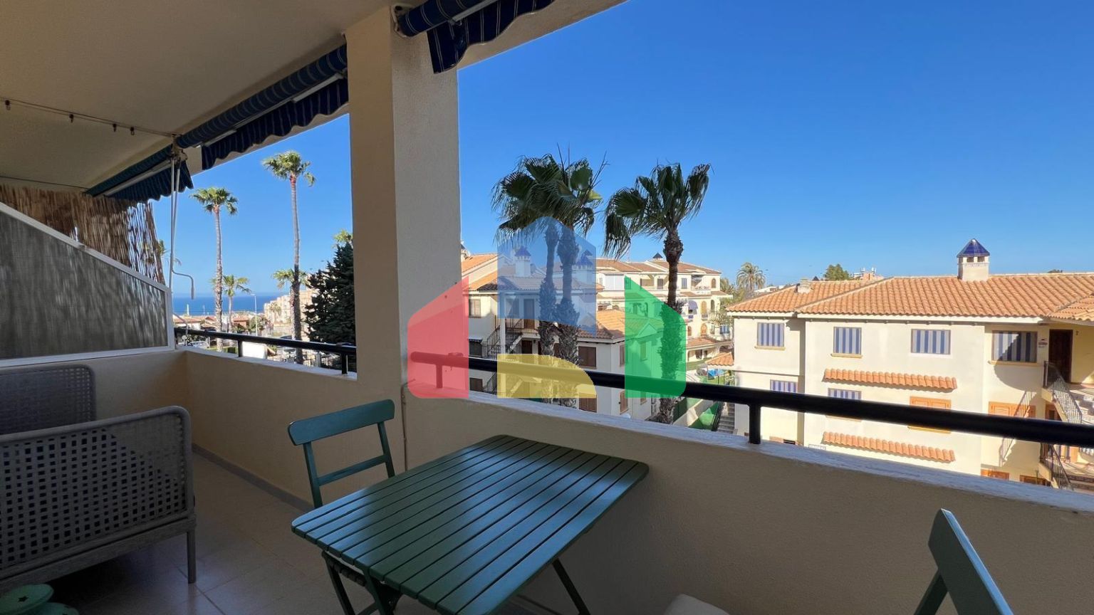 АПАРТАМЕНТЫ С ВИДОМ НА МОРЕ! 1 СПАЛЬНЯ. ОБЩИЙ БАССЕЙН. (ПОКУПКА В РУБЛЯХ)