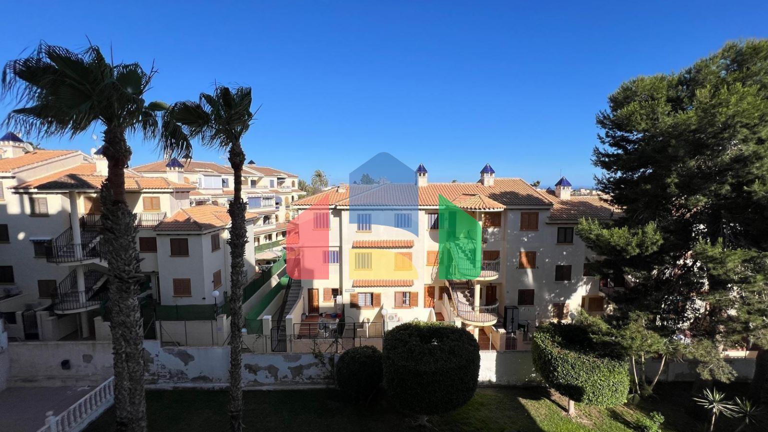 АПАРТАМЕНТЫ С ВИДОМ НА МОРЕ! 1 СПАЛЬНЯ. ОБЩИЙ БАССЕЙН. (ПОКУПКА В РУБЛЯХ)