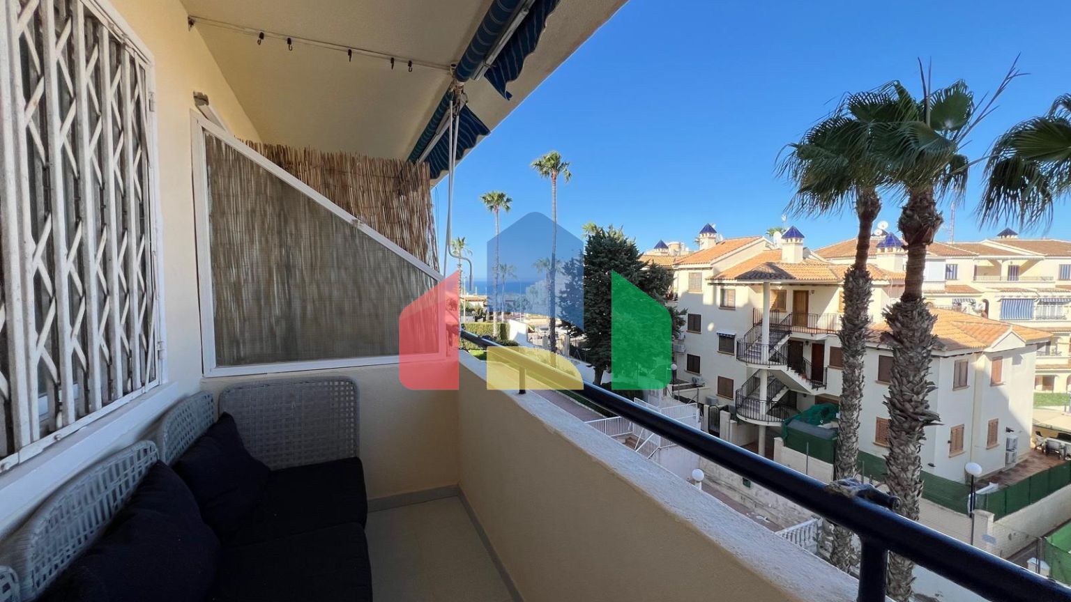 АПАРТАМЕНТЫ С ВИДОМ НА МОРЕ! 1 СПАЛЬНЯ. ОБЩИЙ БАССЕЙН. (ПОКУПКА В РУБЛЯХ)