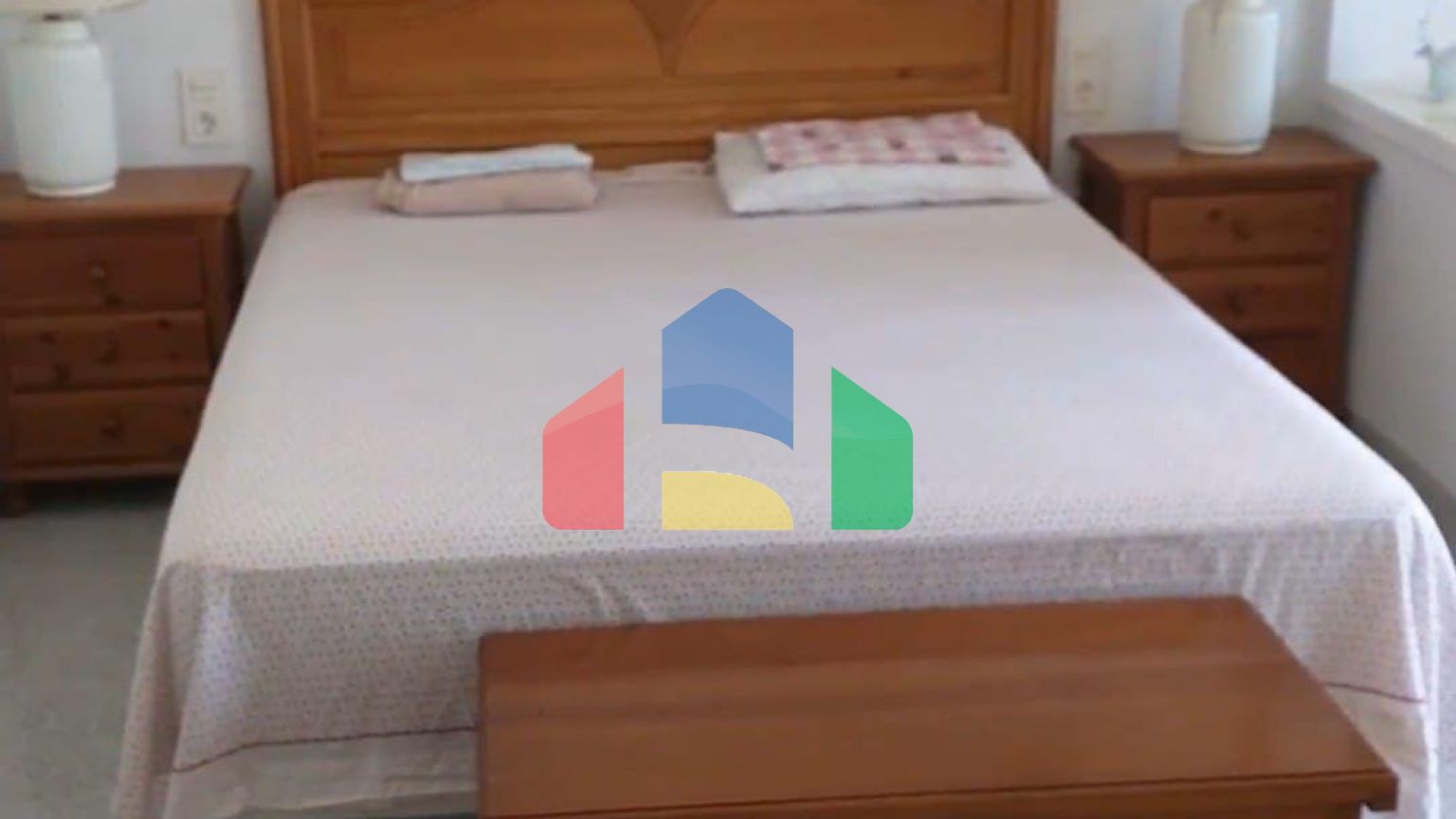 АПАРТАМЕНТЫ С ПРЯМЫМ И БОКОВЫМ ВИДОМ НА МОРЕ. 4 СПАЛЬНИ. 2 ВАННЫЕ КОМНАТЫ. ГАРАЖ+КЛАДОВКА.