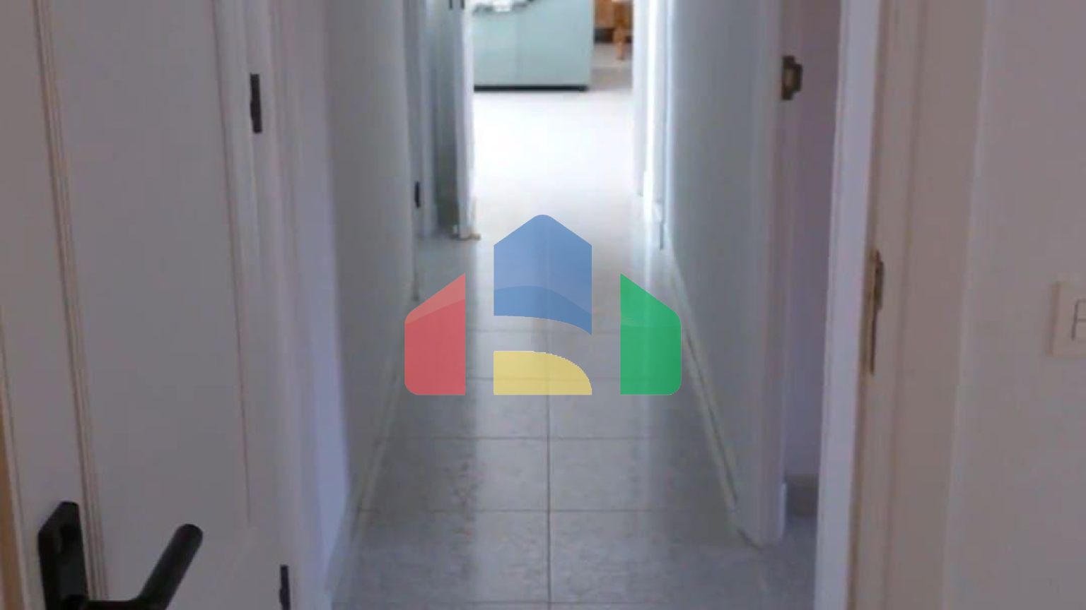 АПАРТАМЕНТЫ С ПРЯМЫМ И БОКОВЫМ ВИДОМ НА МОРЕ. 4 СПАЛЬНИ. 2 ВАННЫЕ КОМНАТЫ. ГАРАЖ+КЛАДОВКА.