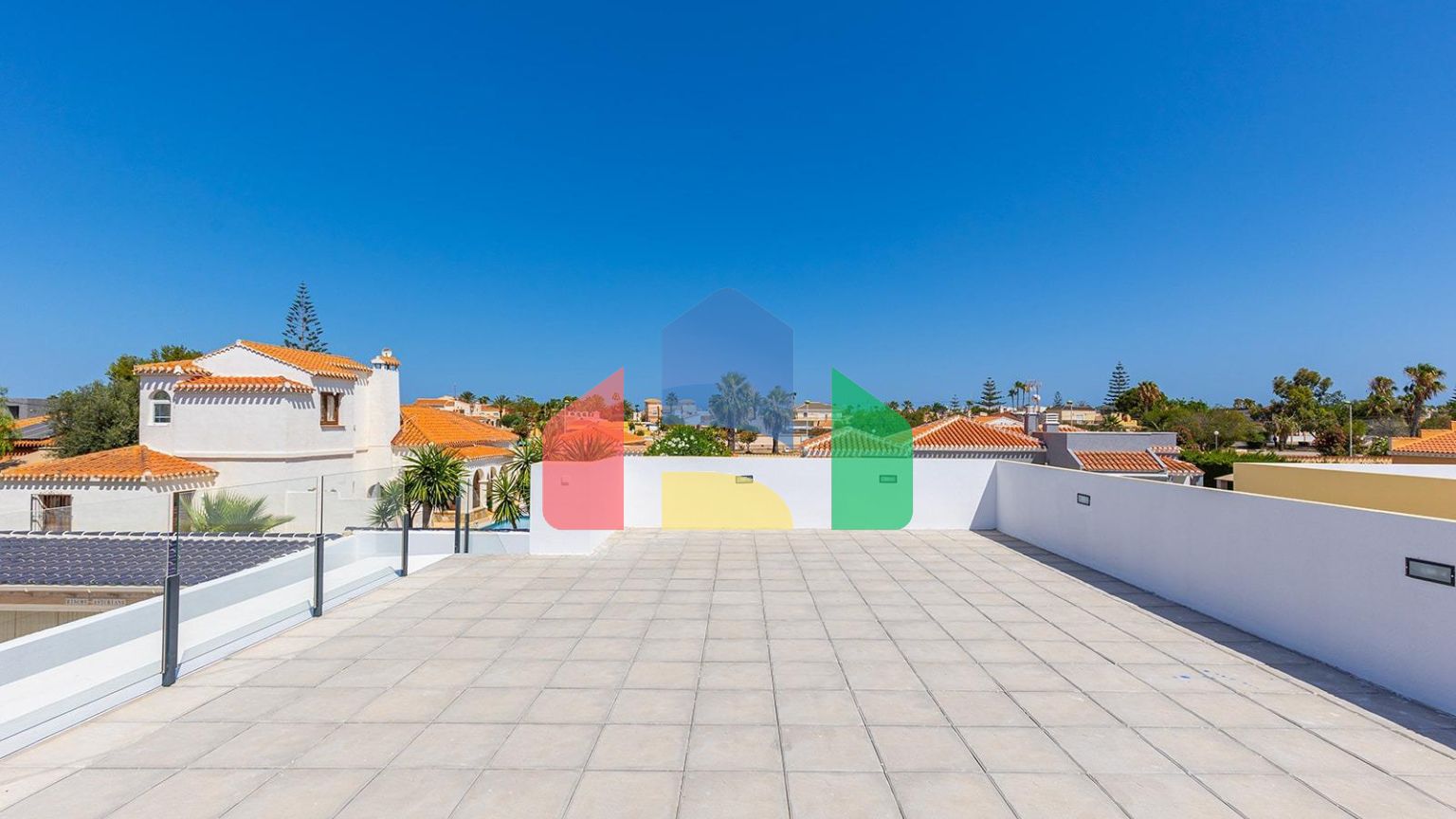 Одноэтажные виллы с частным бассейном в Торревьехе