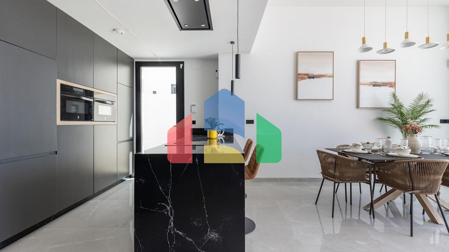 Одноэтажные виллы с частным бассейном в Торревьехе