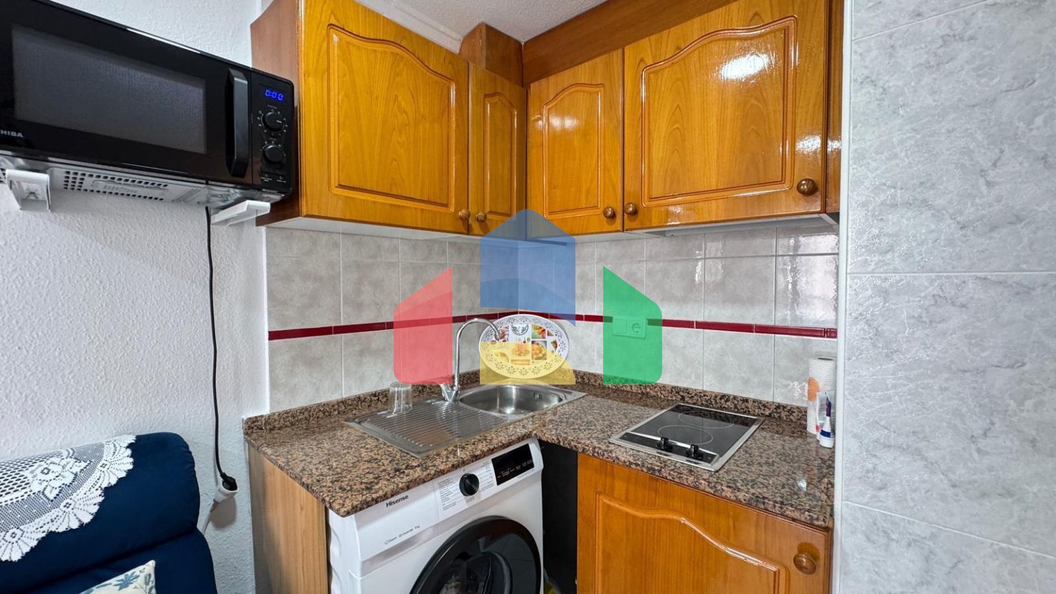 СТУДИЯ В 250 МЕТРАХ ОТ ПЛЯЖА ЛОС ЛОКОС. 25 М2. С БАССЕЙНОМ ОБЩЕГО ПОЛЬЗОВАНИЯ.